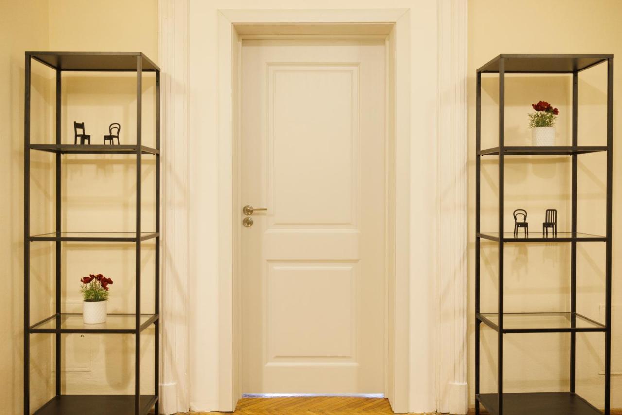 Bright In Old Town Apartment *