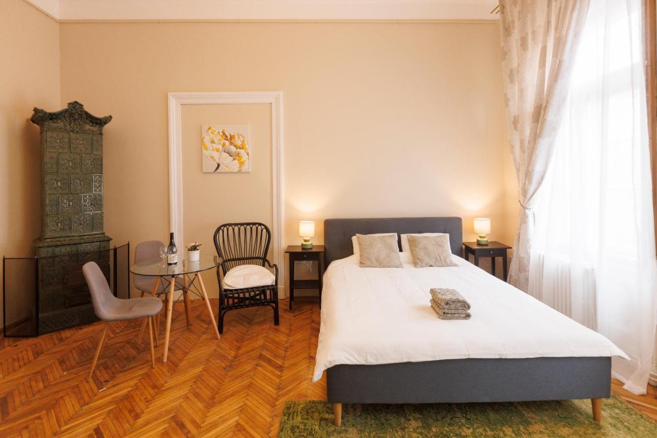 Apartment Bright In Old Town